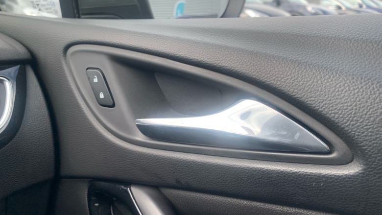 Vauxhall Astra 1.6T 16V 200 Elite Nav 5dr Petrol Hatchback